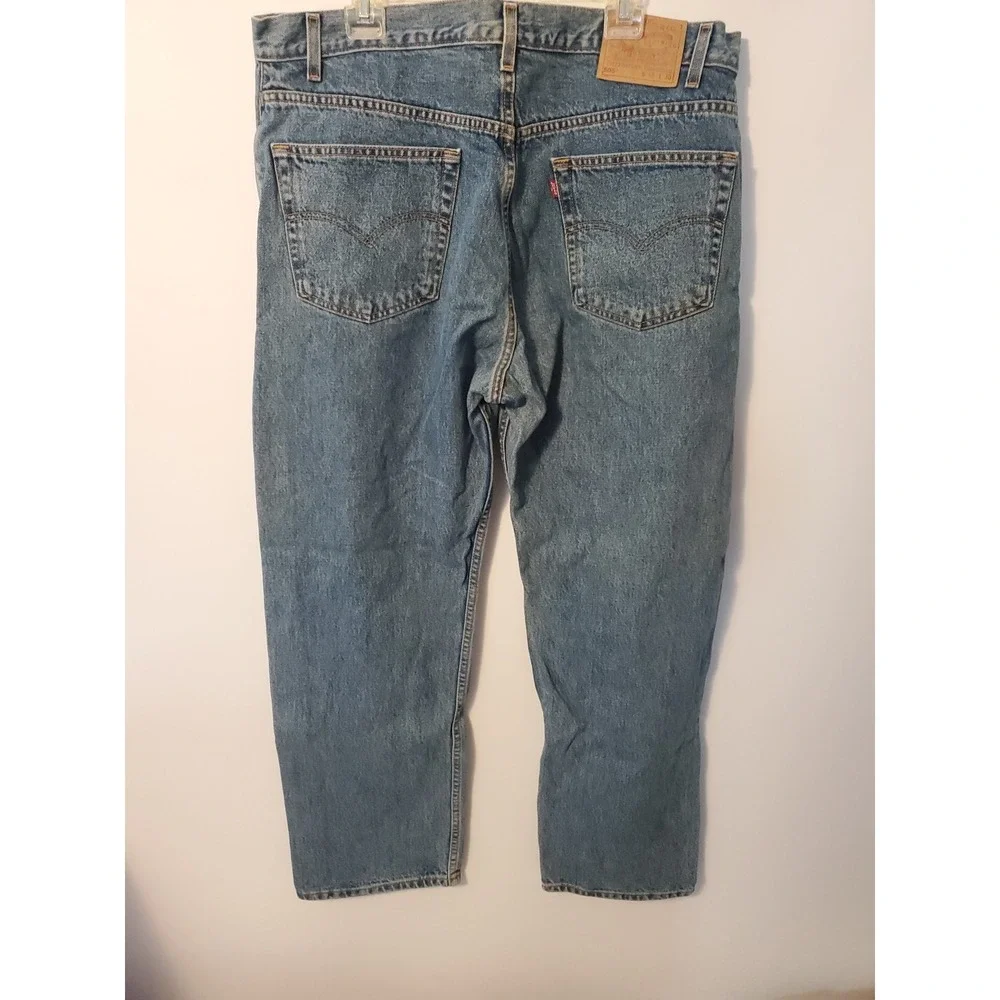 LEVI'S 505 Jeans Men's Size 42 x 30 Medium Wash Regular Fit Straight Leg Stretch